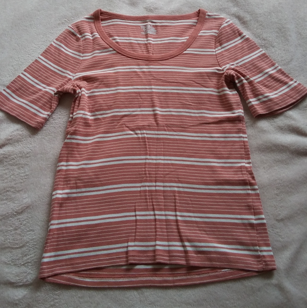 Time and Tru Elbow Length Sleeve T-shirt